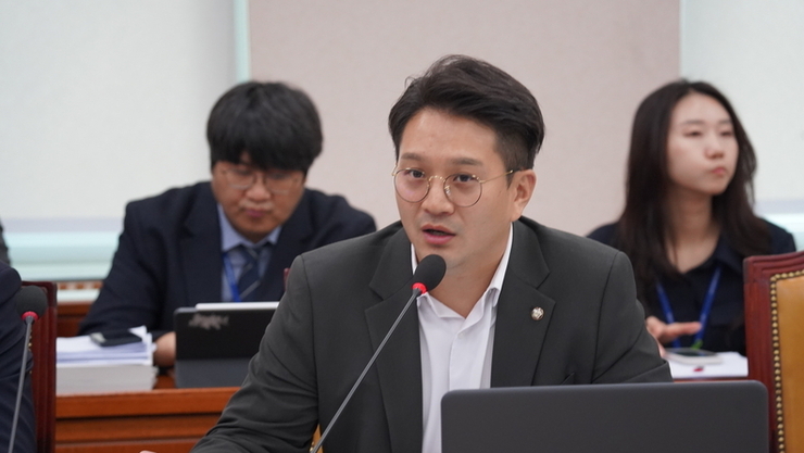 전용기 의원, 국회 불출석하는 외국인 경영주... 입국금지 추진