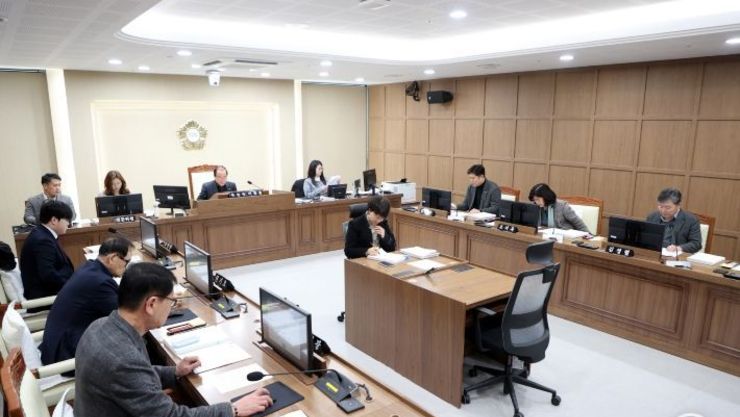 수원특례시의회 도시미래위원회, 공동주거·공동주택 관련 조례안 심사