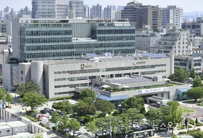 수원시청사 전경.