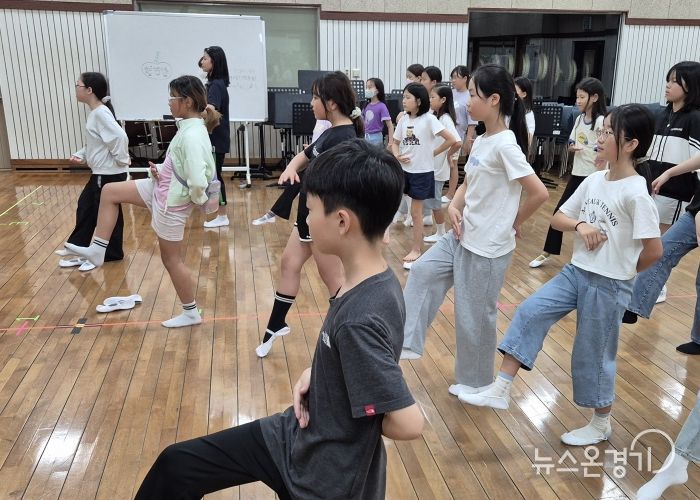 꿈의 무용단 ‘오산’'춤추는 시간 탐험대' 첫 무대에 오르다