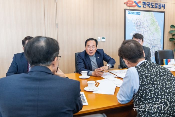 이권재 오산시장, 함진규 한국도로공사 사장 만나 경부고속도로 상부개발·오산IC 입체화·하이패스IC 신설 등 건의