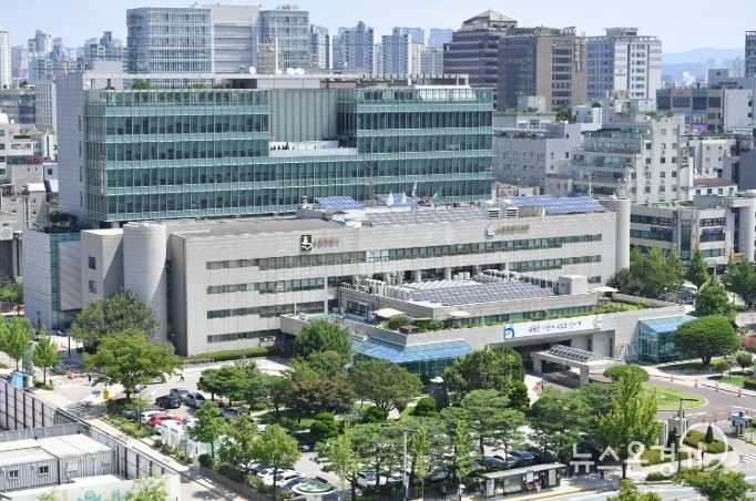 수원시청사 전경