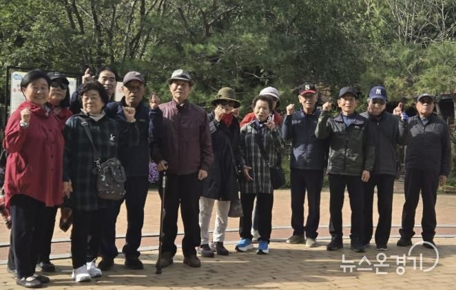 수원시 팔달구 인계동 경로당협의회, 10월 야외 월례회의 개최