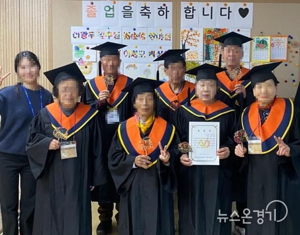 평택시 안중보건지소, 경증 치매 어르신 대상 쉼터프로그램 '기억자람학교 2기' 수료