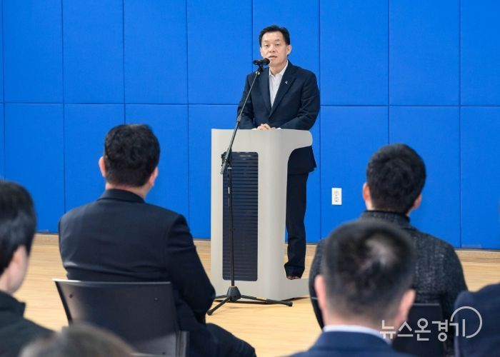 이재준 시장이 준공식에서 축사를 하고 있다.