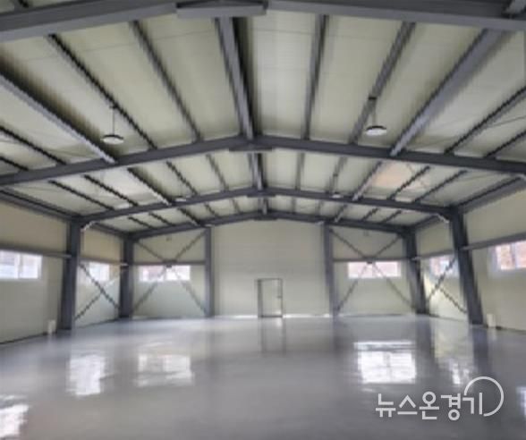 25년 개발제한구역 주민지원사업으로 조성된 공동 농기계보관 창고(화성시 천천4리)(내부)